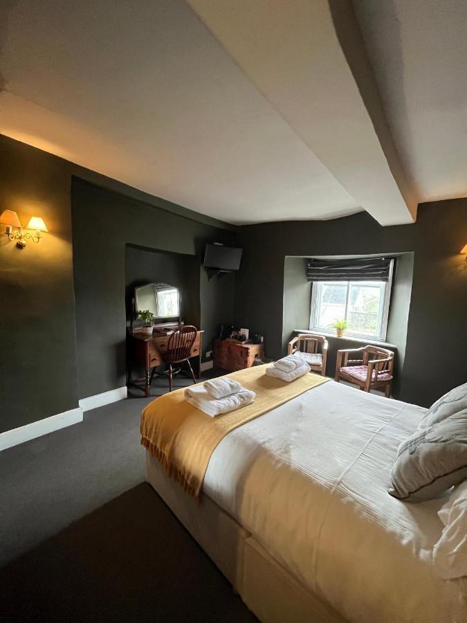 The Kings Arms Hotel Didmarton Eksteriør billede