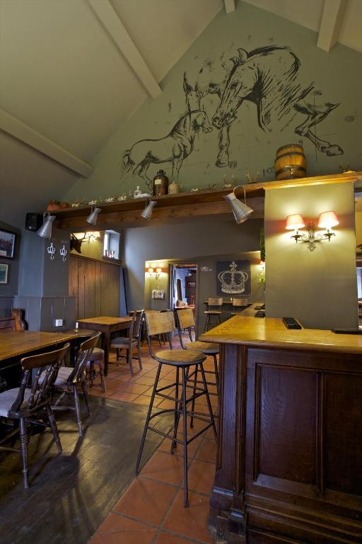 The Kings Arms Hotel Didmarton Eksteriør billede