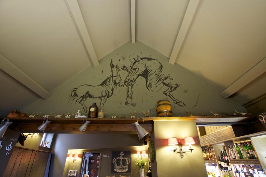 The Kings Arms Hotel Didmarton Eksteriør billede
