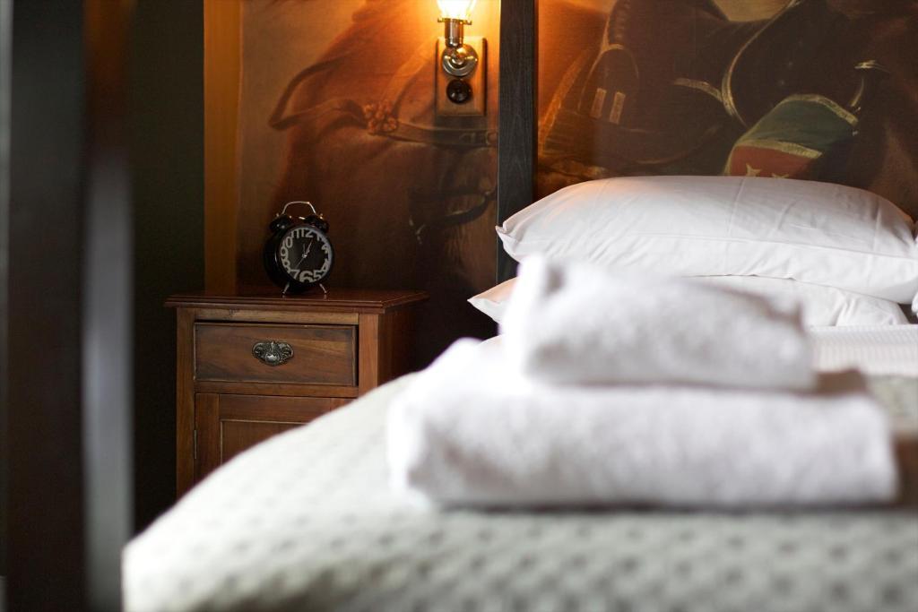 The Kings Arms Hotel Didmarton Eksteriør billede