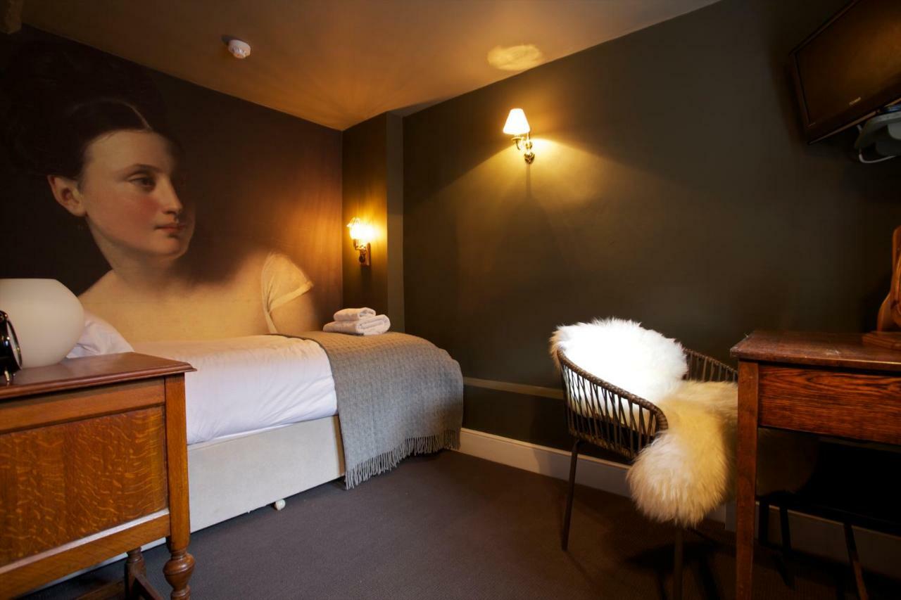 The Kings Arms Hotel Didmarton Eksteriør billede